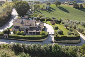 FERMO - EMPTYCOUNT:1 COUNTRY VILLA 800mq Private Garden